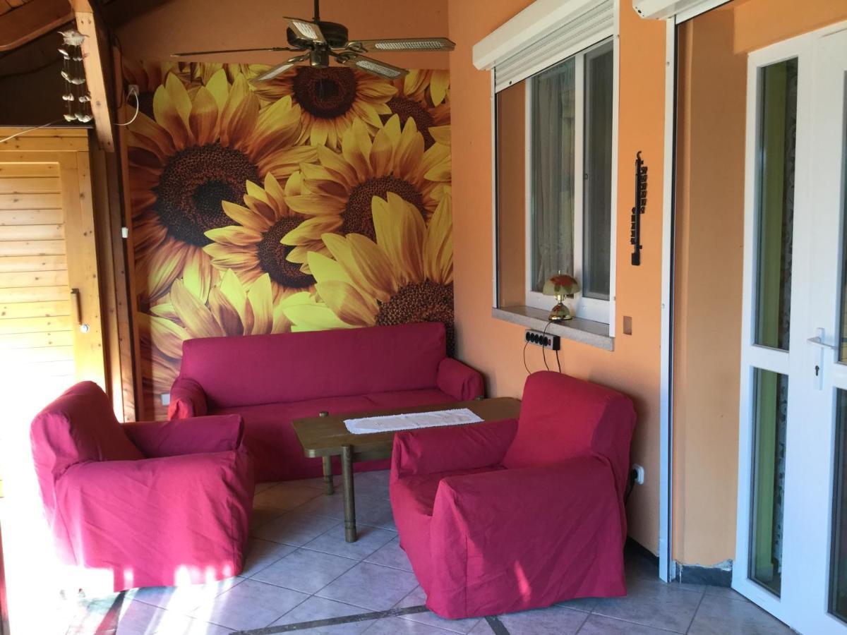 Sueti Nyaralo Villa Balatonmáriafürdő Eksteriør bilde